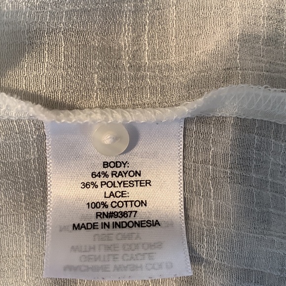 St John’s Bay Office wear or formal cream color tunic with lace Size Lar… - Picture 8 of 10